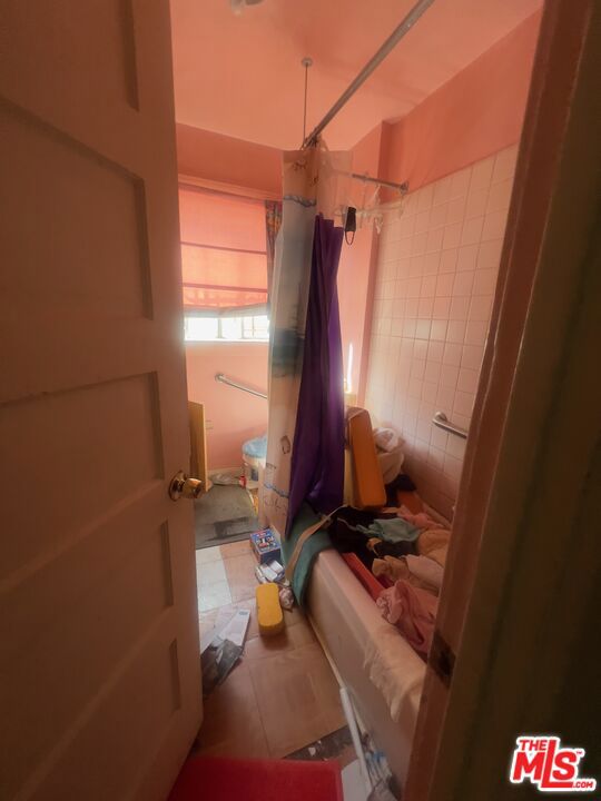 1808 W 38th Street