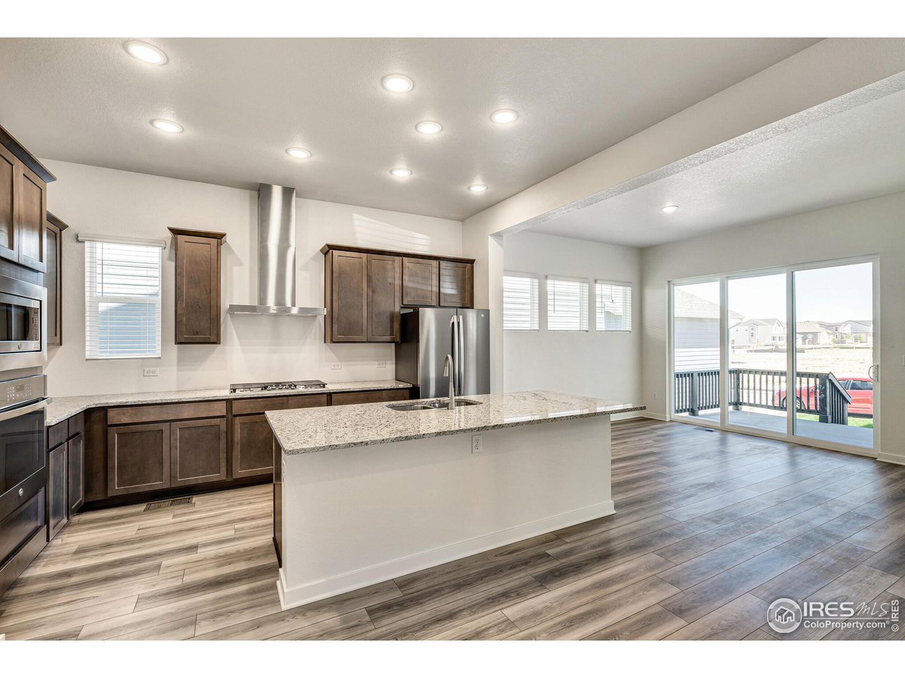 6370 Elk Pass Ln