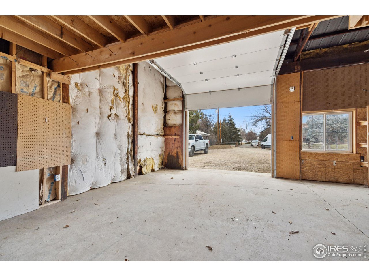 2009 Meadowaire Dr