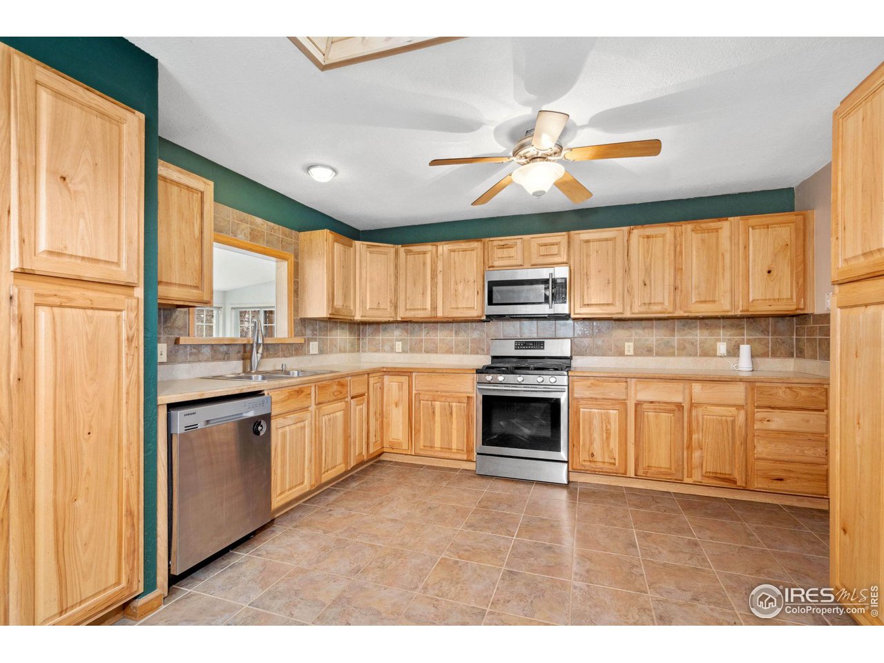 2009 Meadowaire Dr