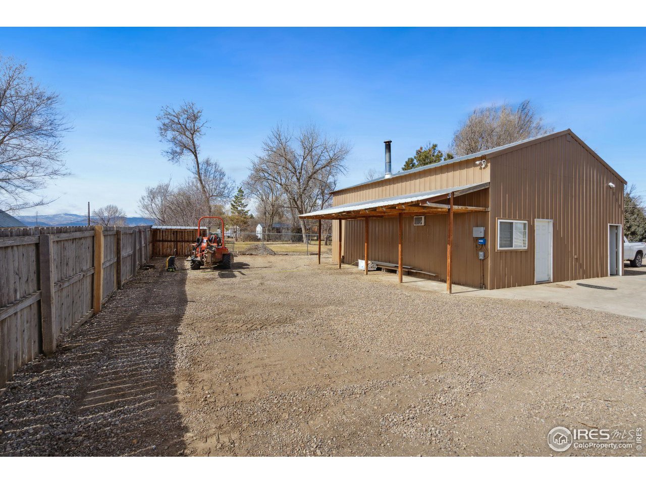 2009 Meadowaire Dr