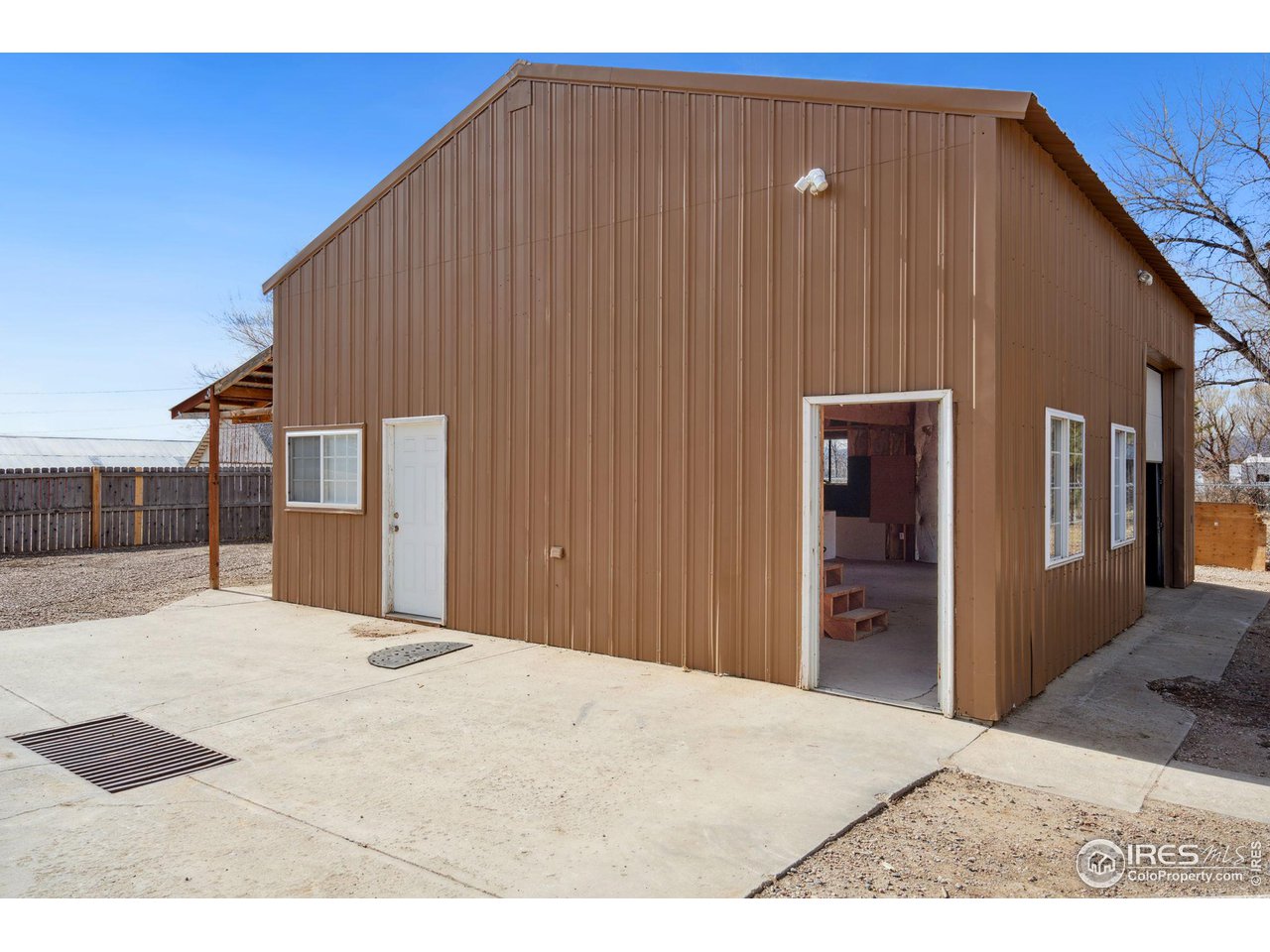 2009 Meadowaire Dr