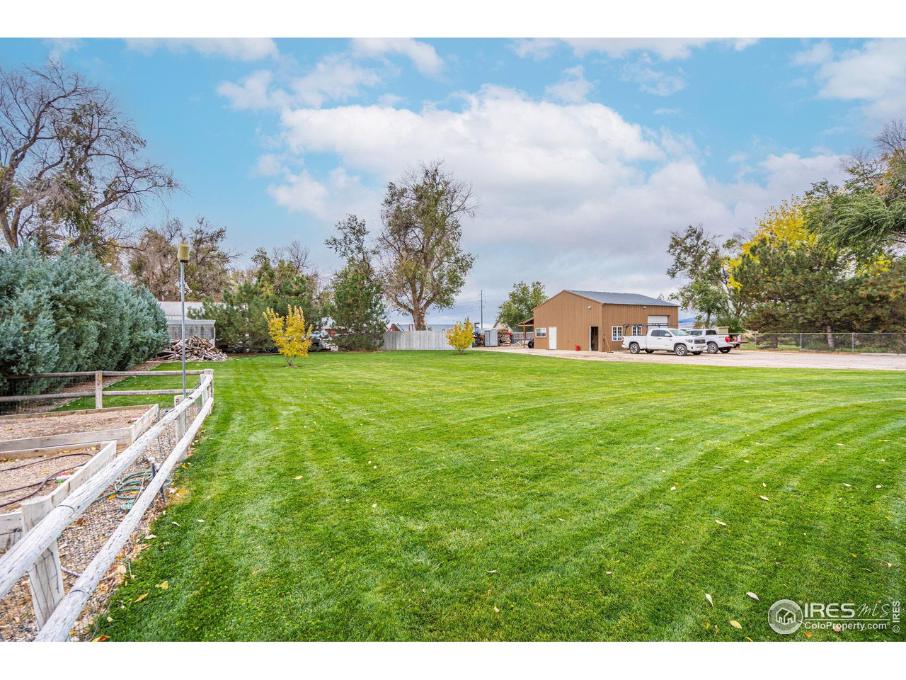 2009 Meadowaire Dr