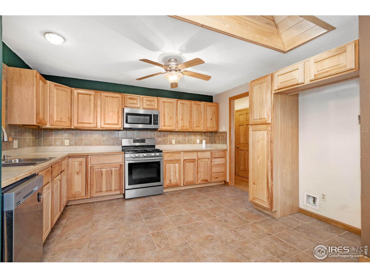 2009 Meadowaire Dr