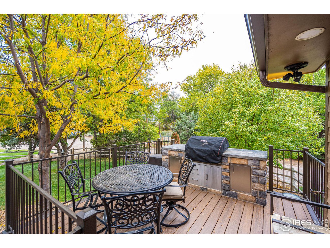 2009 Meadowaire Dr