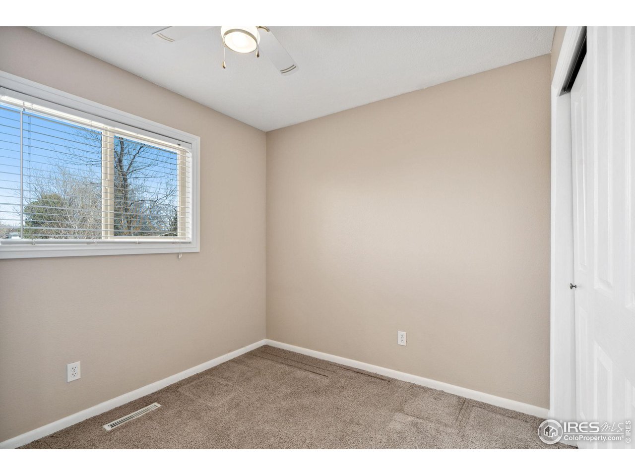 2009 Meadowaire Dr