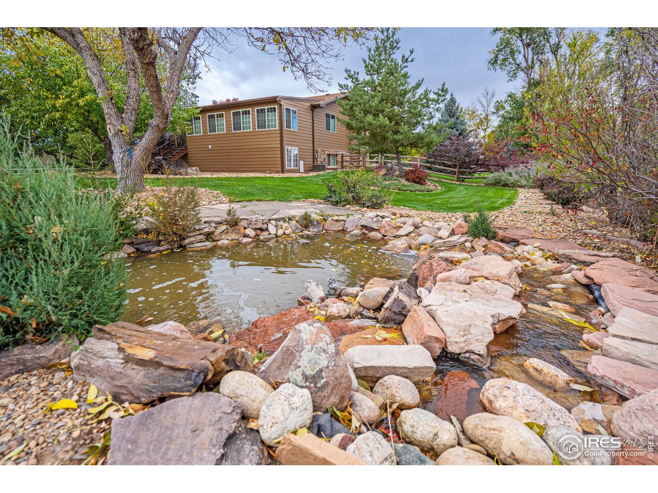 2009 Meadowaire Dr