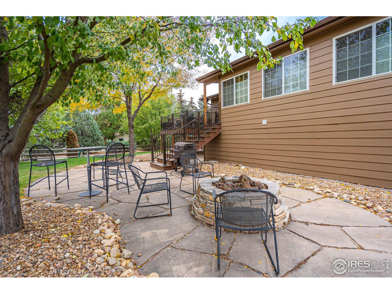 2009 Meadowaire Dr
