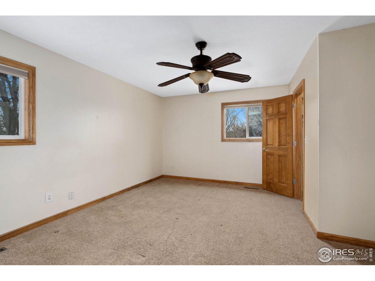 2009 Meadowaire Dr