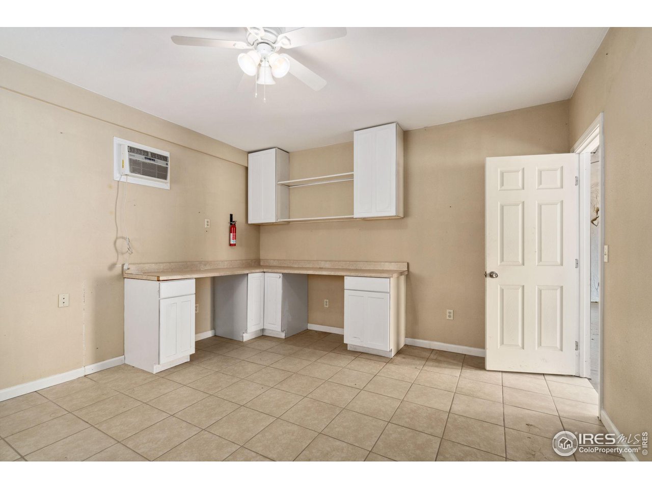 2009 Meadowaire Dr