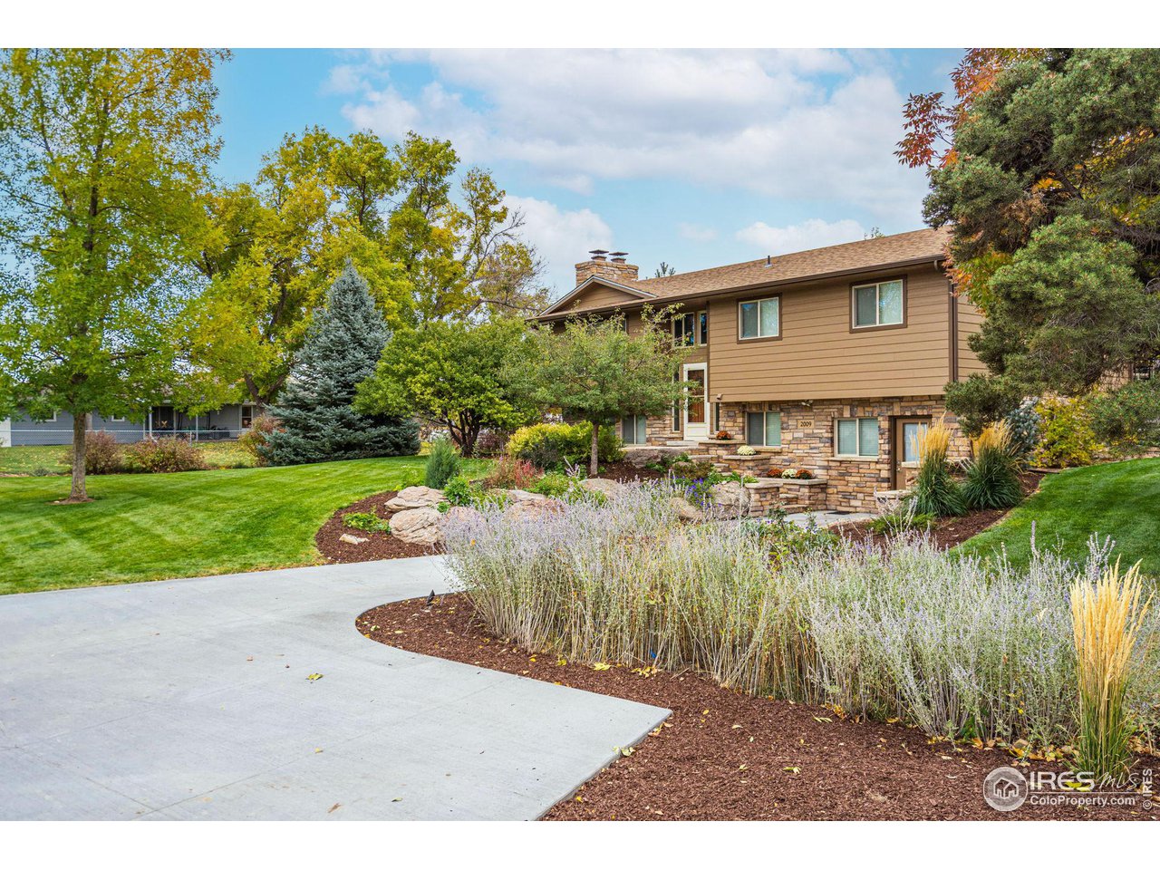 2009 Meadowaire Dr