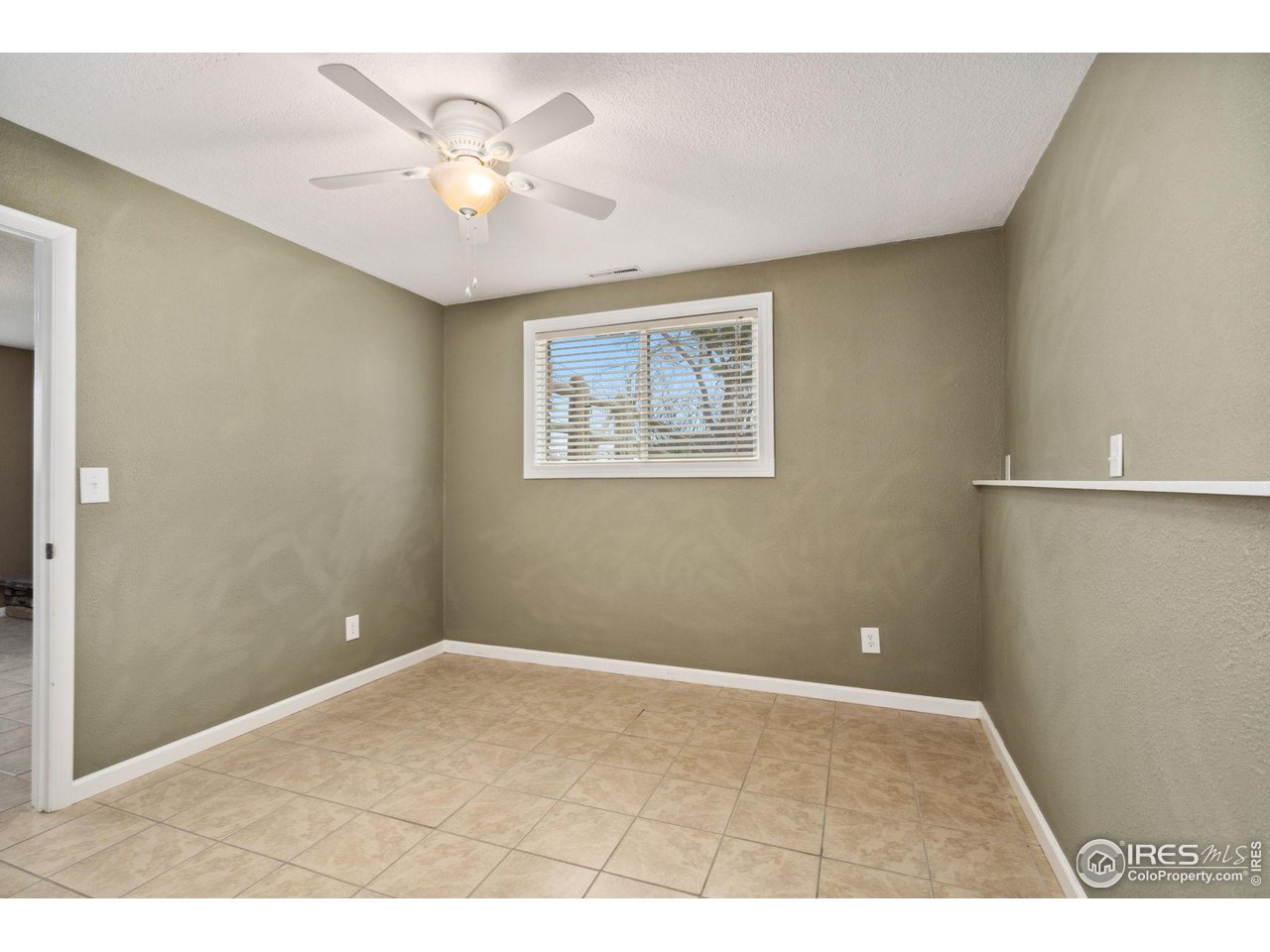 2009 Meadowaire Dr