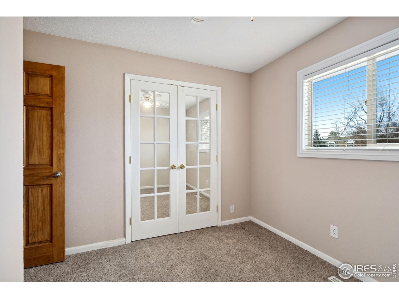 2009 Meadowaire Dr
