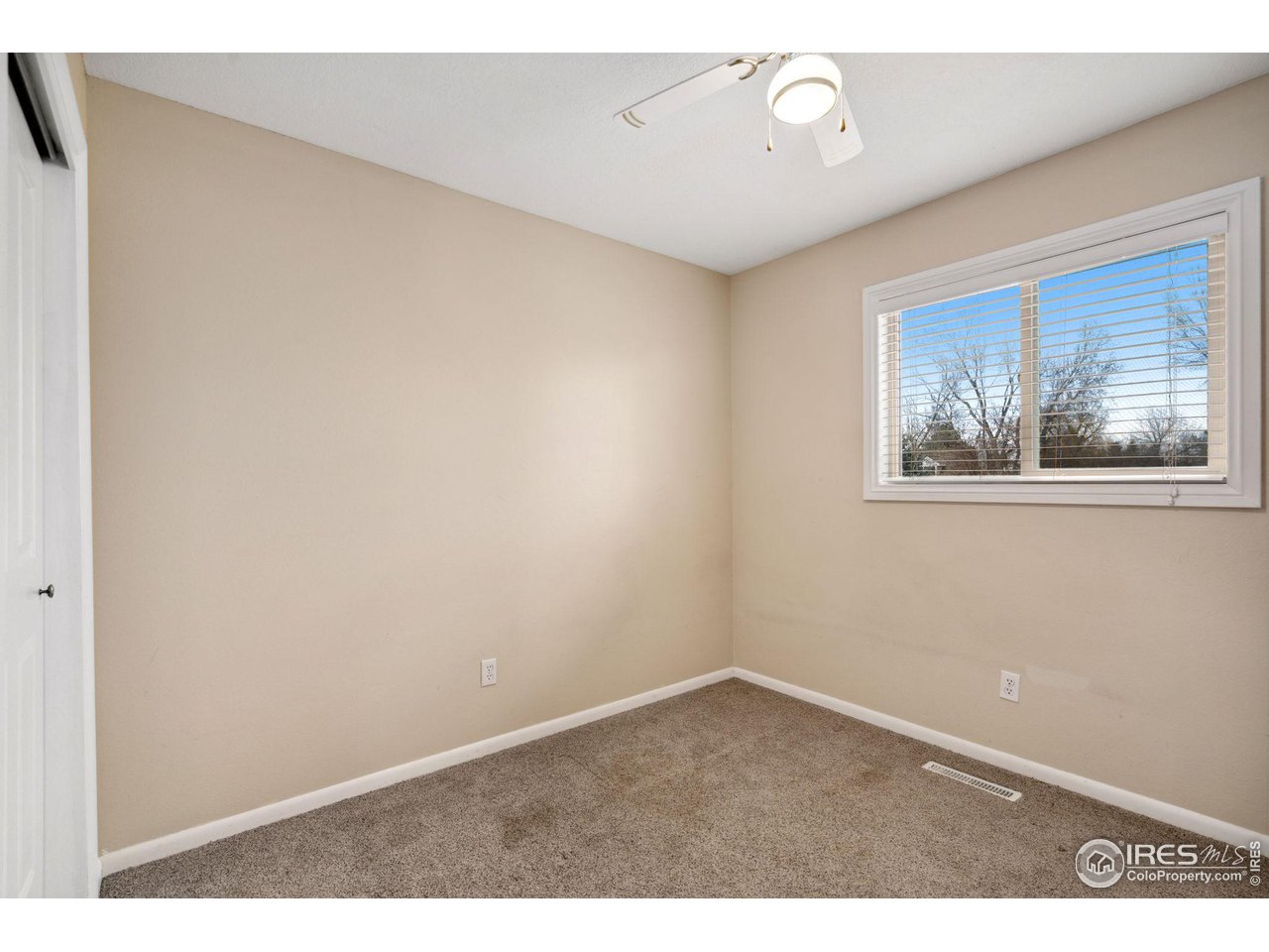 2009 Meadowaire Dr