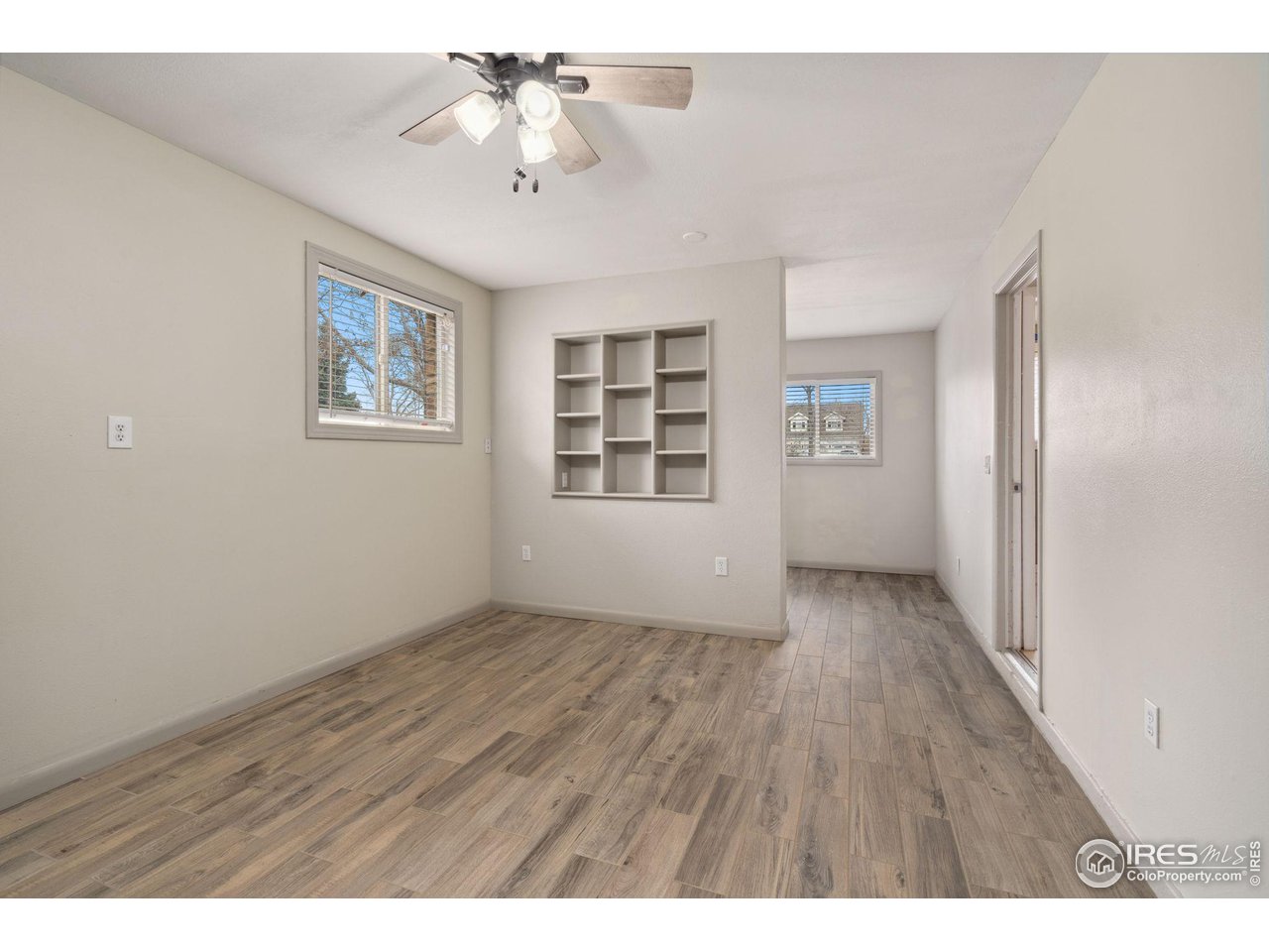 2009 Meadowaire Dr
