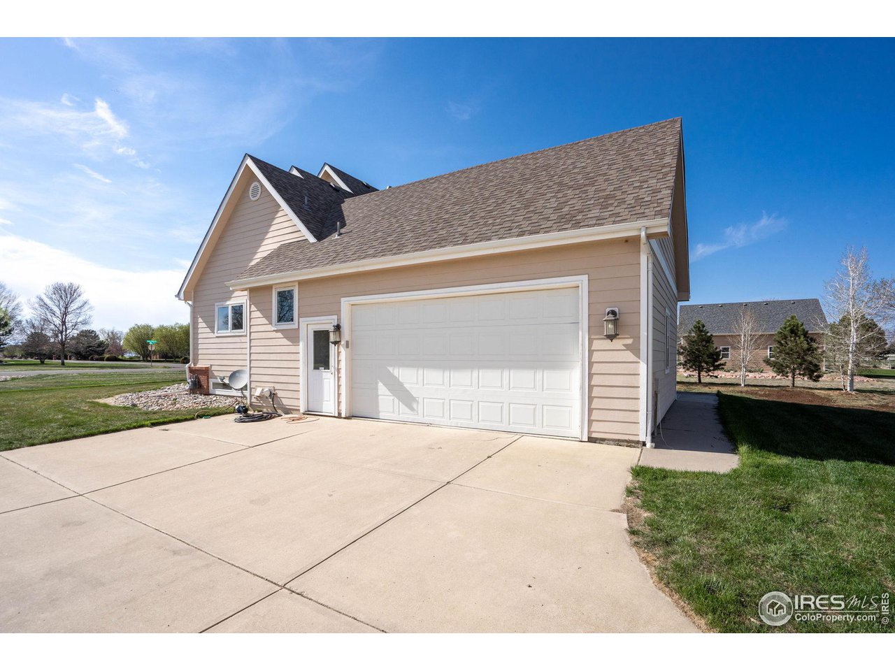 304 N Shore Cir