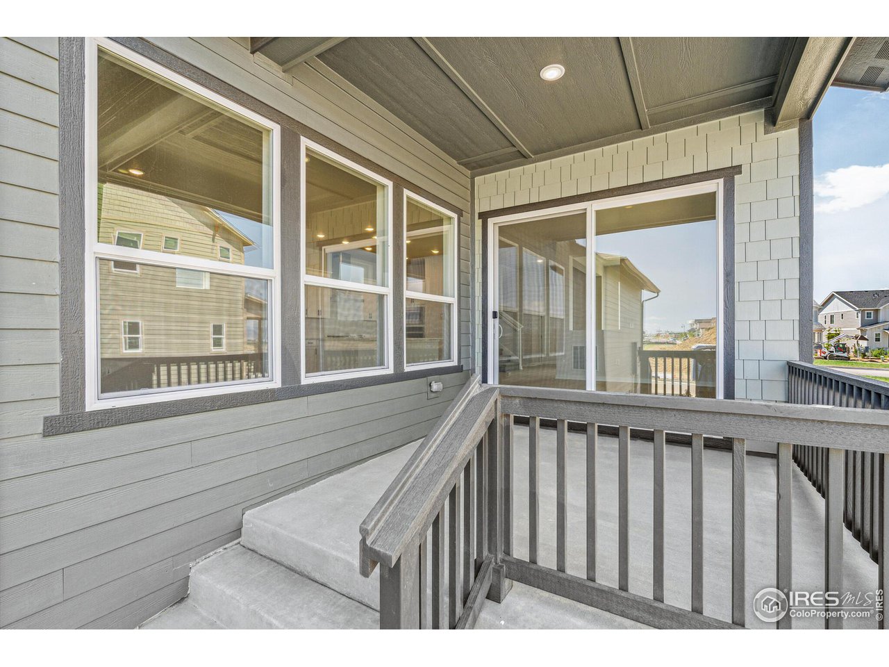 6350 Elk Pass Ln