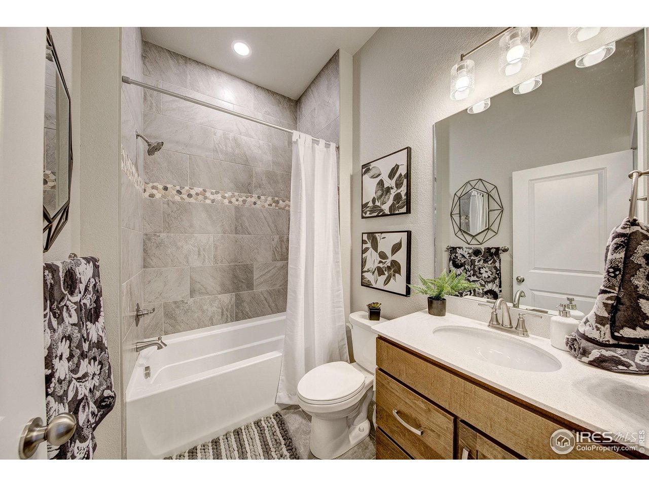 4167 Trapper Lake Dr