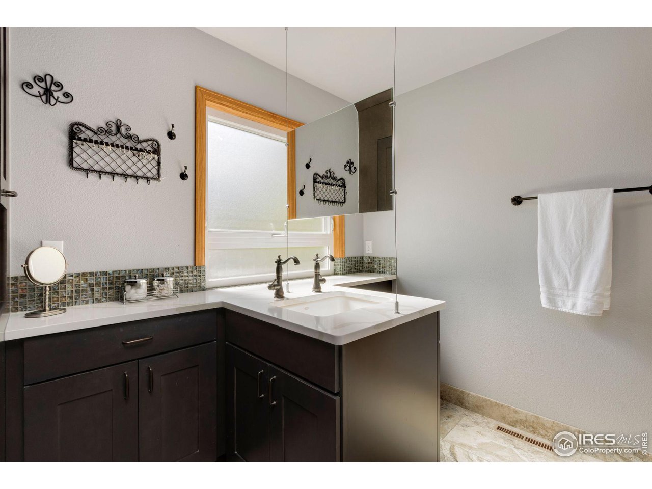 2237 Silver Oaks Dr