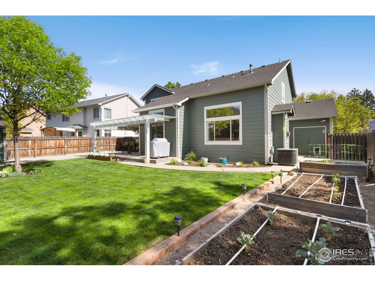 2237 Silver Oaks Dr