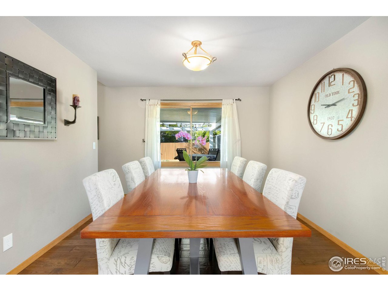 2237 Silver Oaks Dr