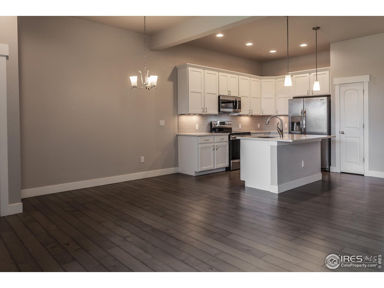 6358 Pumpkin Ridge Dr 3