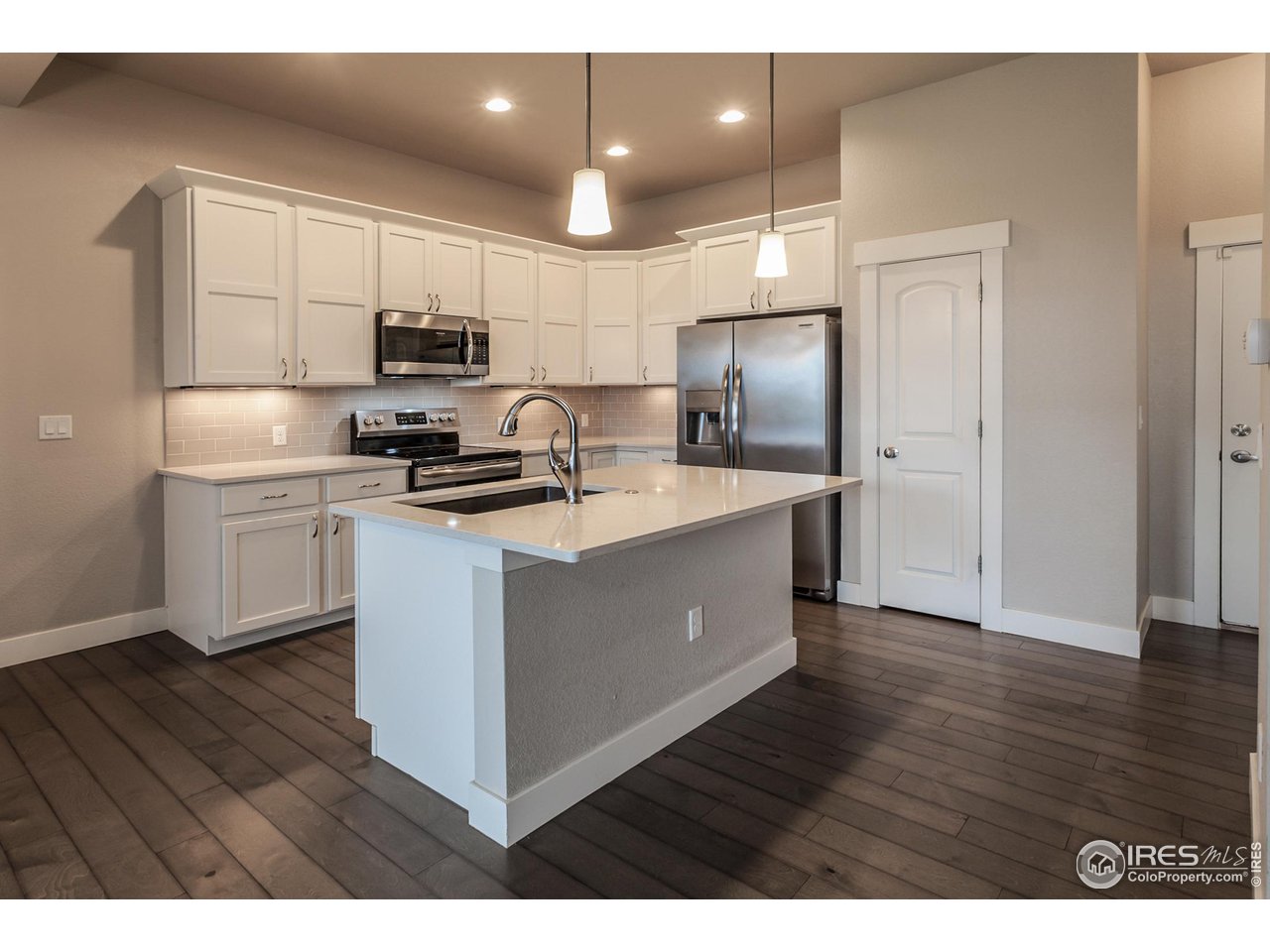 6358 Pumpkin Ridge Dr 3