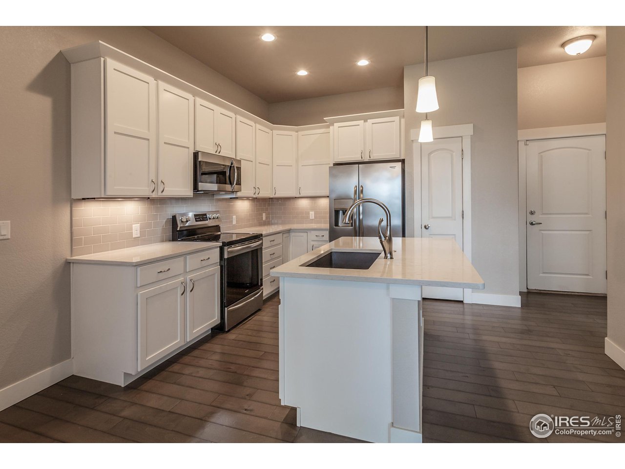 6358 Pumpkin Ridge Dr 3