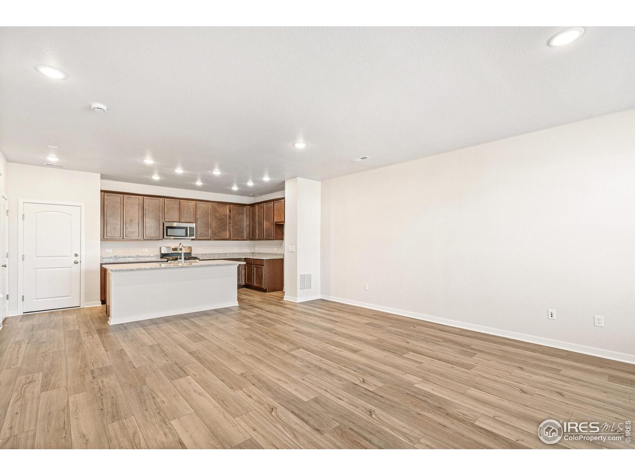 6387 Deerfoot Dr