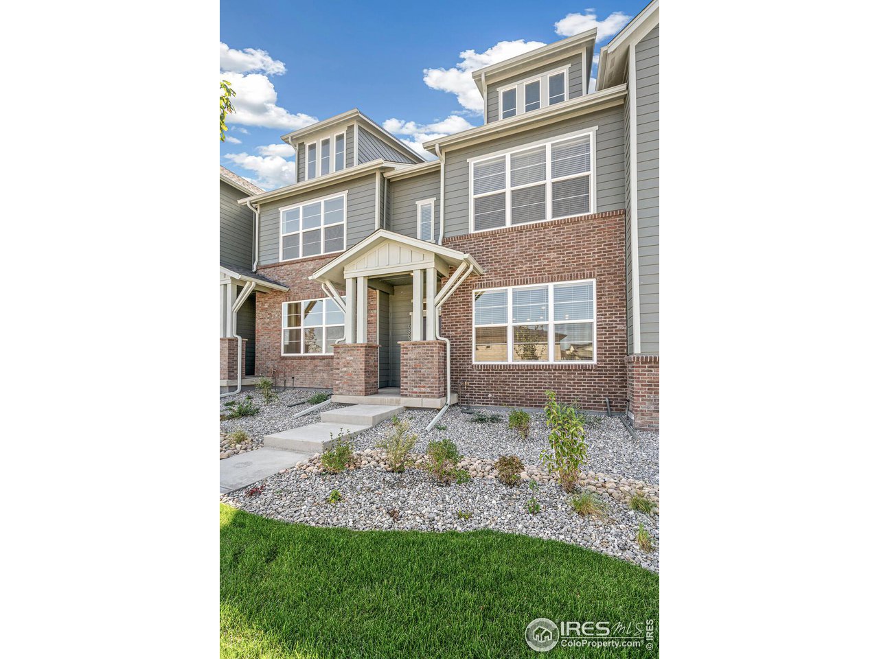 6387 Deerfoot Dr
