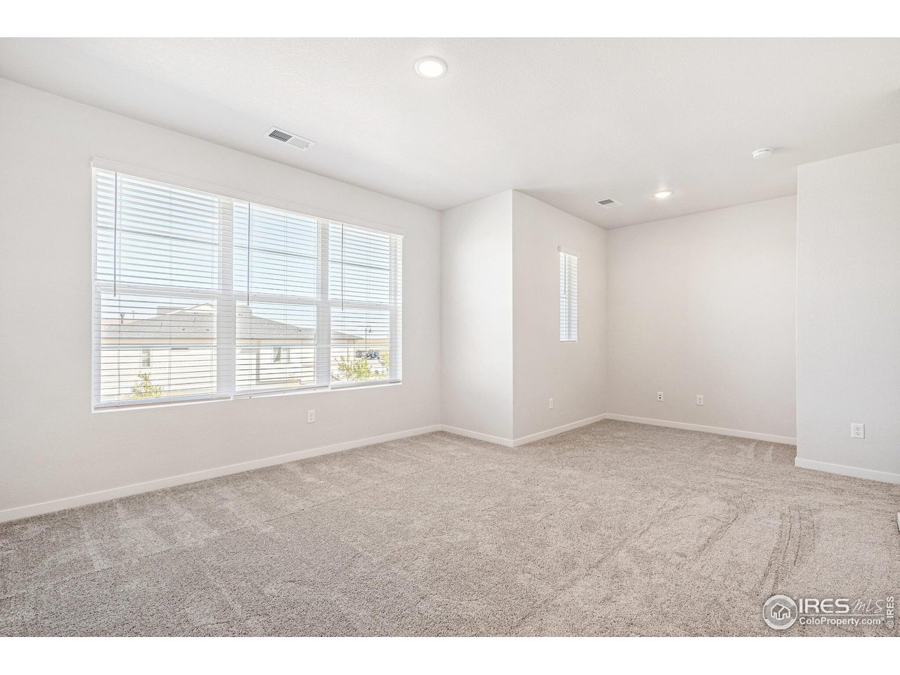 6387 Deerfoot Dr