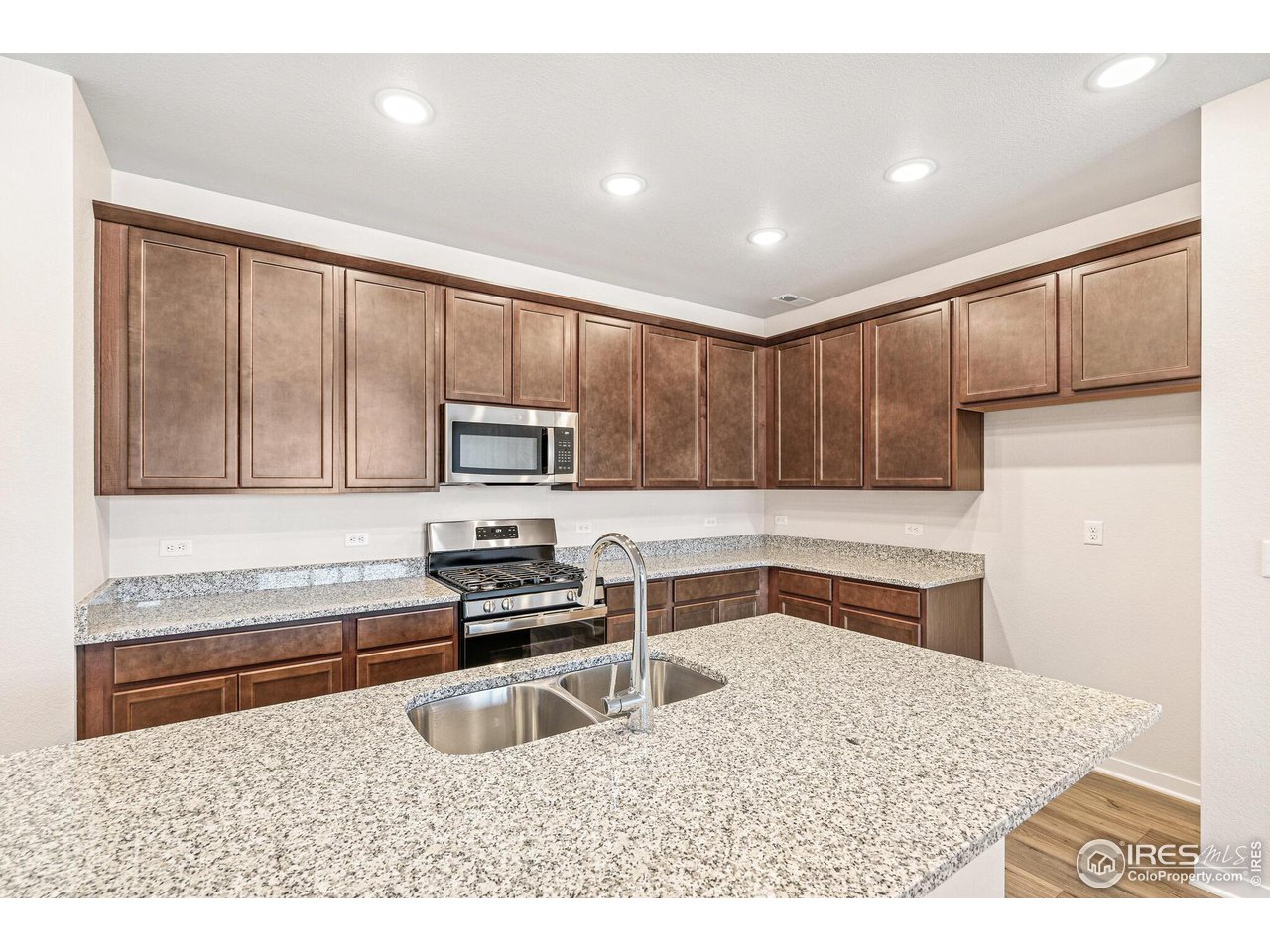 6387 Deerfoot Dr
