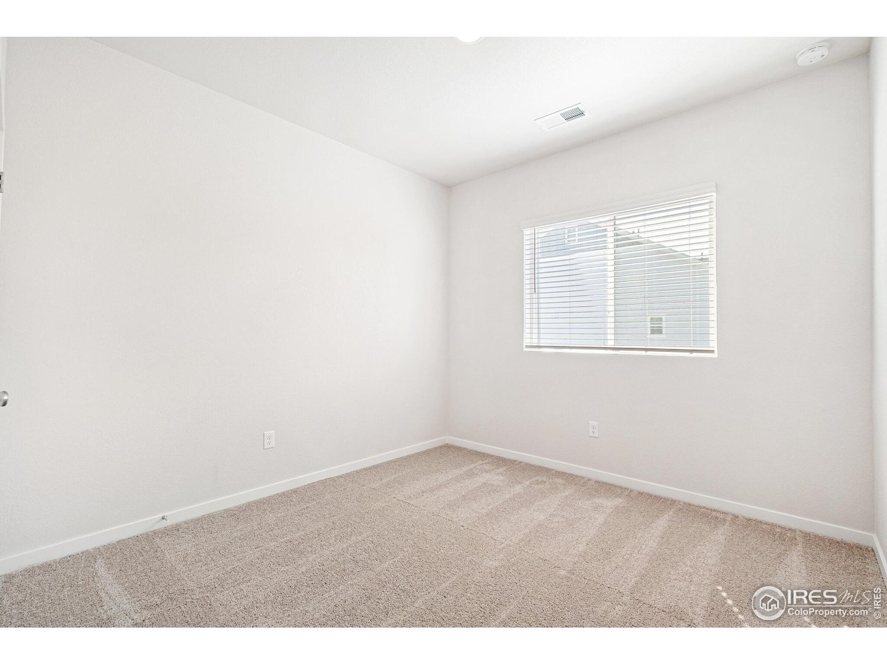 6387 Deerfoot Dr