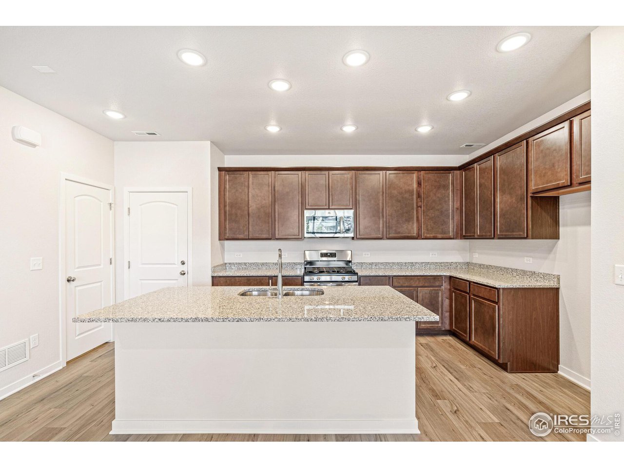 6387 Deerfoot Dr