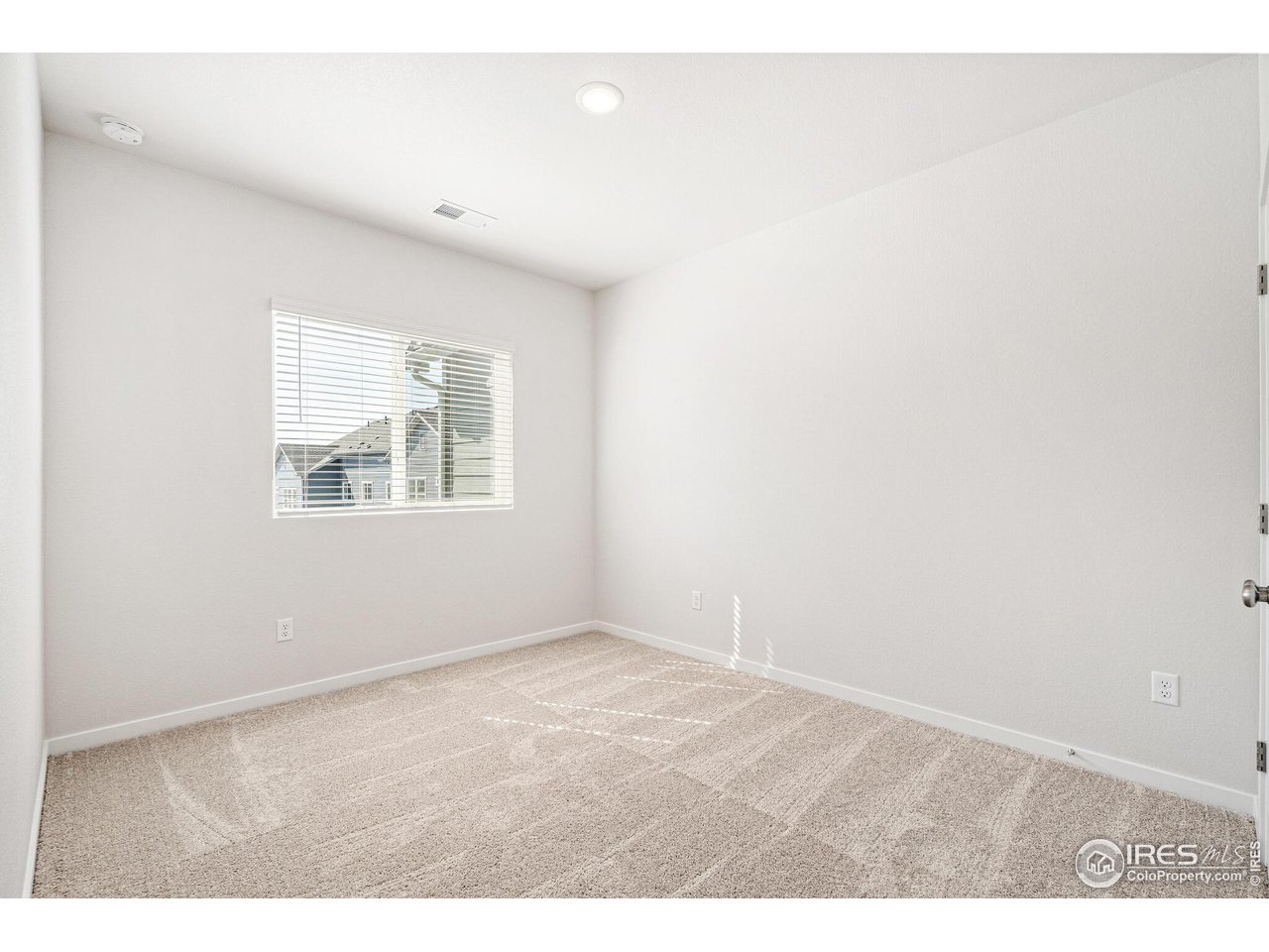 6387 Deerfoot Dr