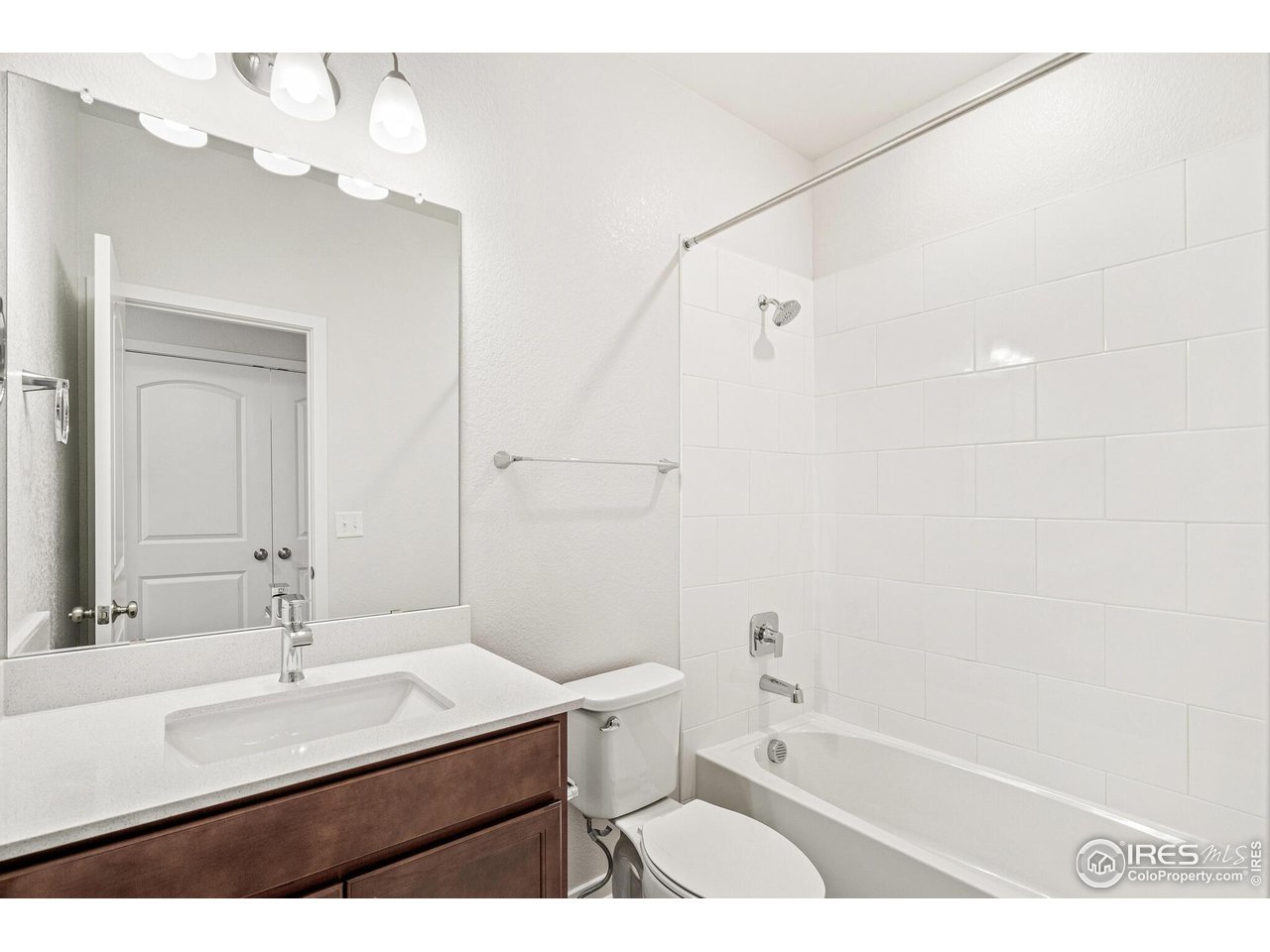 6387 Deerfoot Dr
