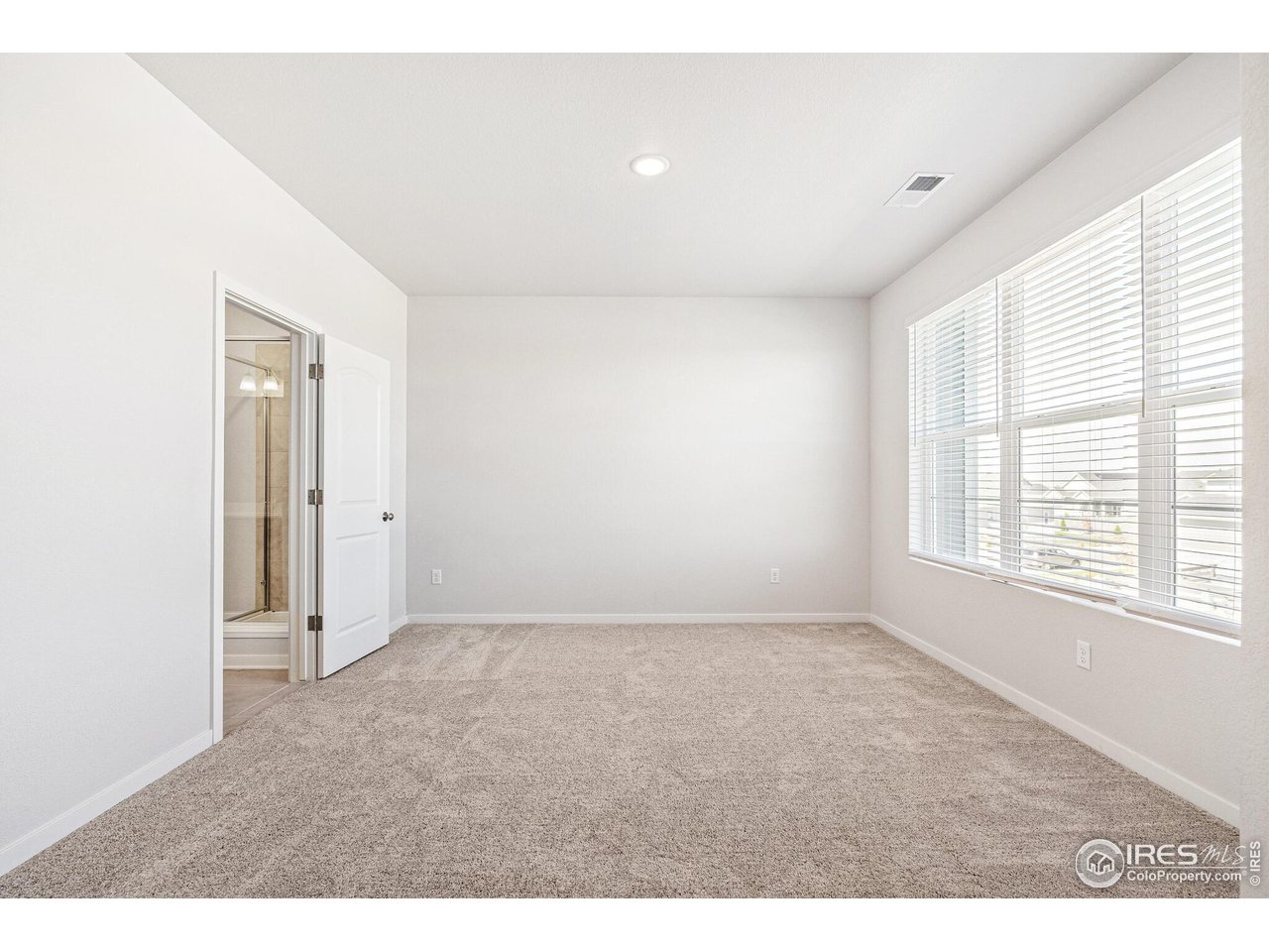 6387 Deerfoot Dr