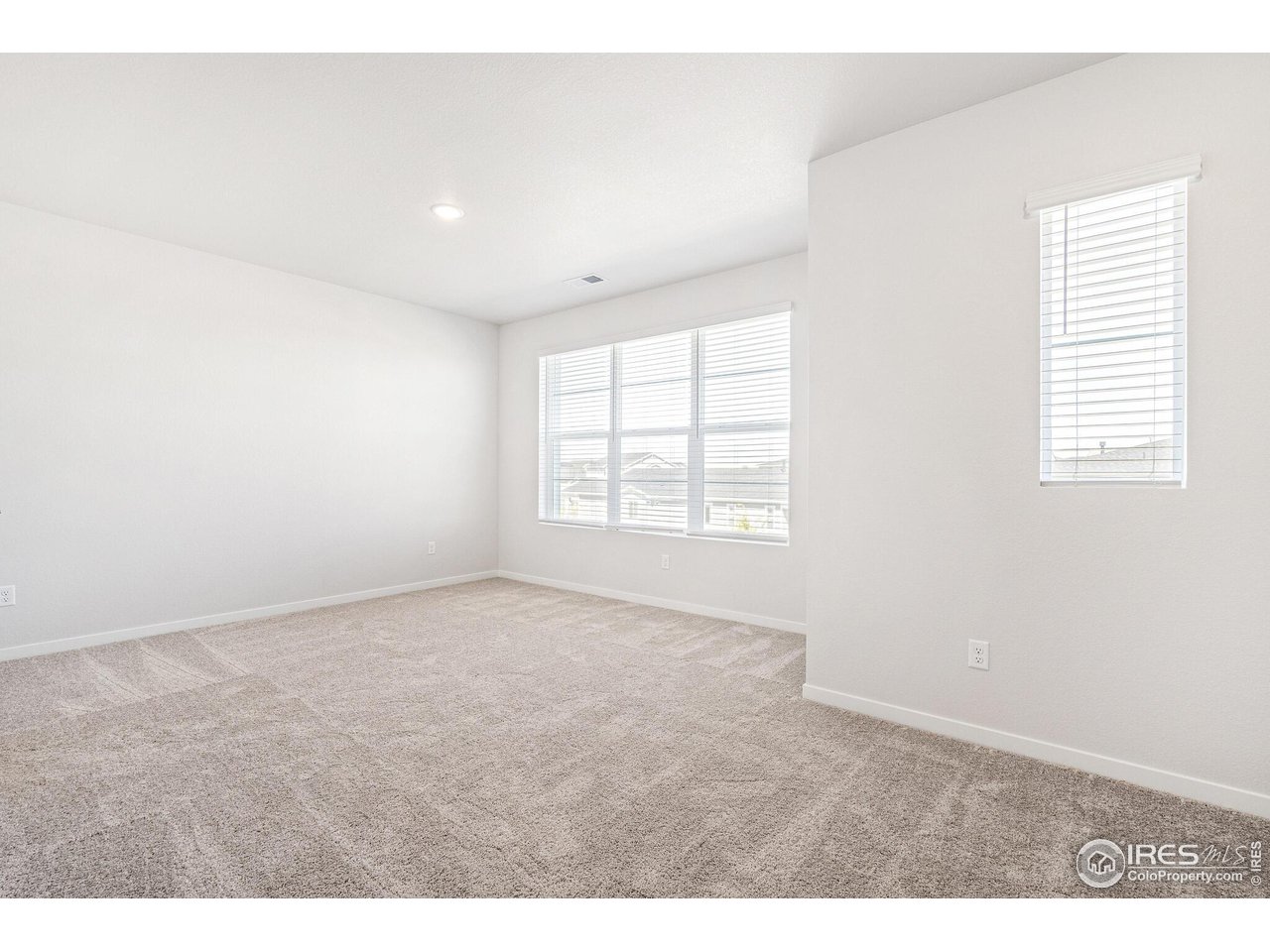 6387 Deerfoot Dr