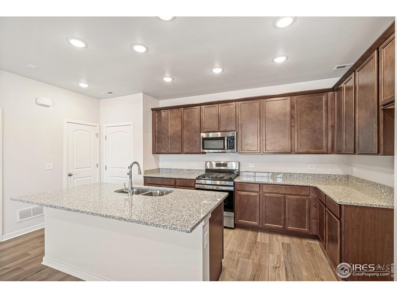 6387 Deerfoot Dr