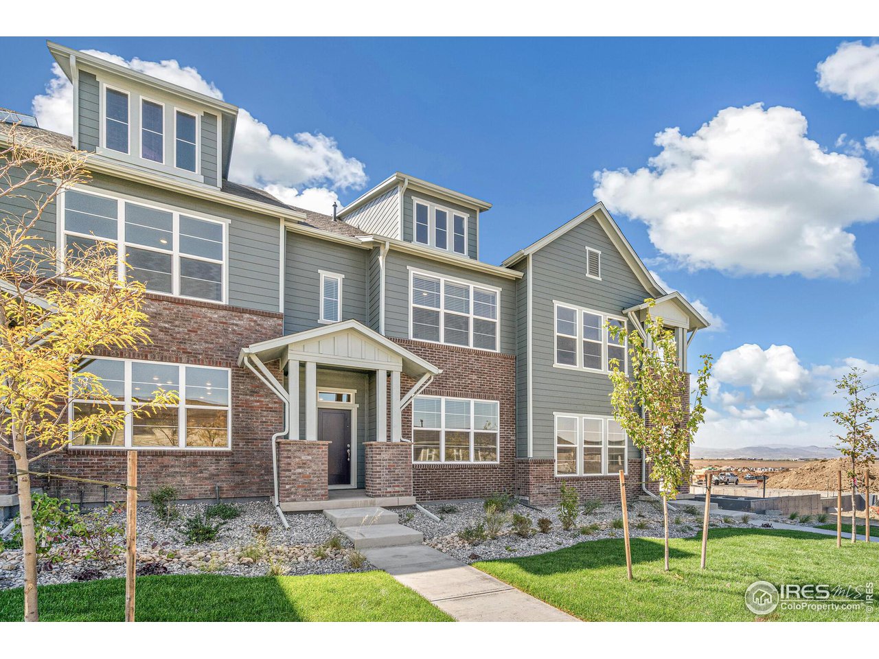 6387 Deerfoot Dr