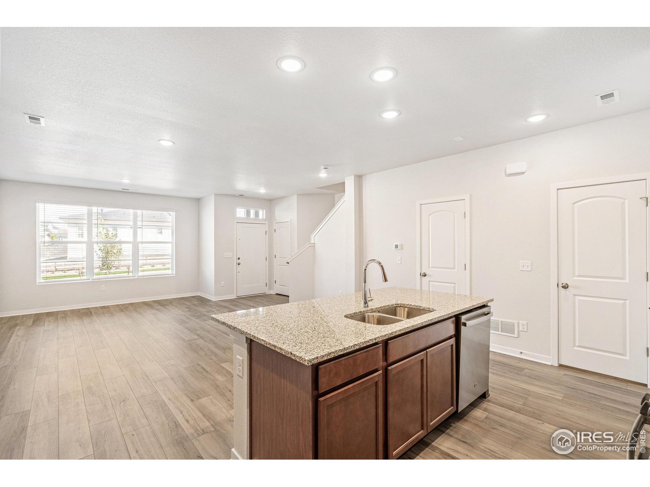 6387 Deerfoot Dr