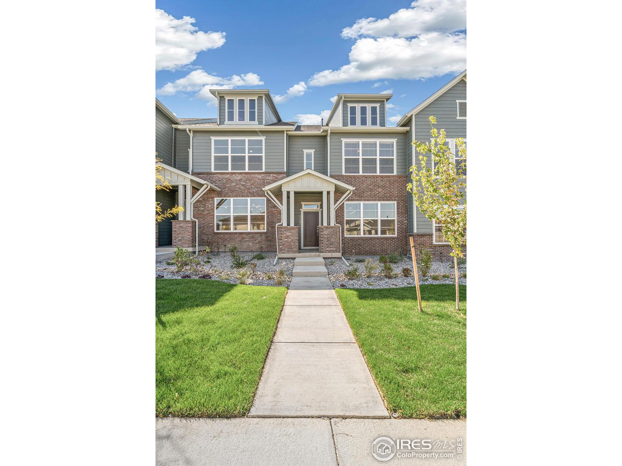 6387 Deerfoot Dr