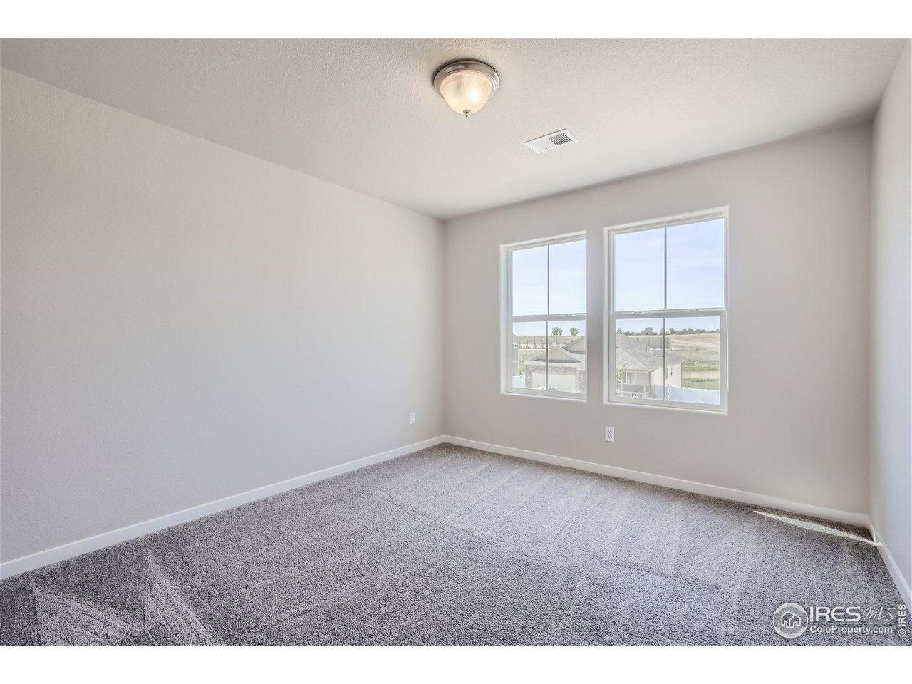 4337 Scenic Ln