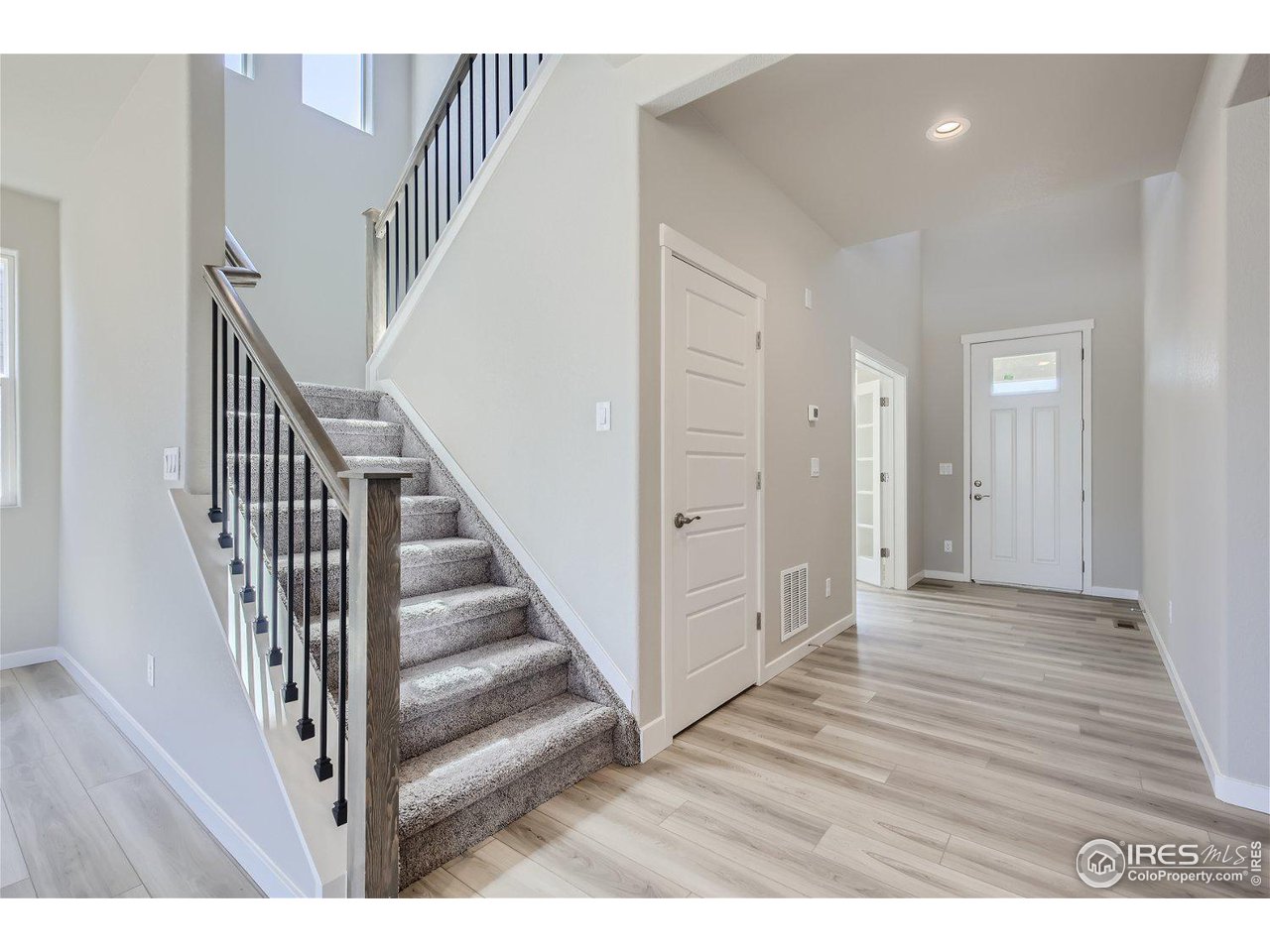 4337 Scenic Ln