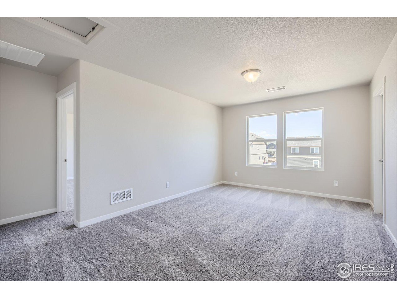 4337 Scenic Ln