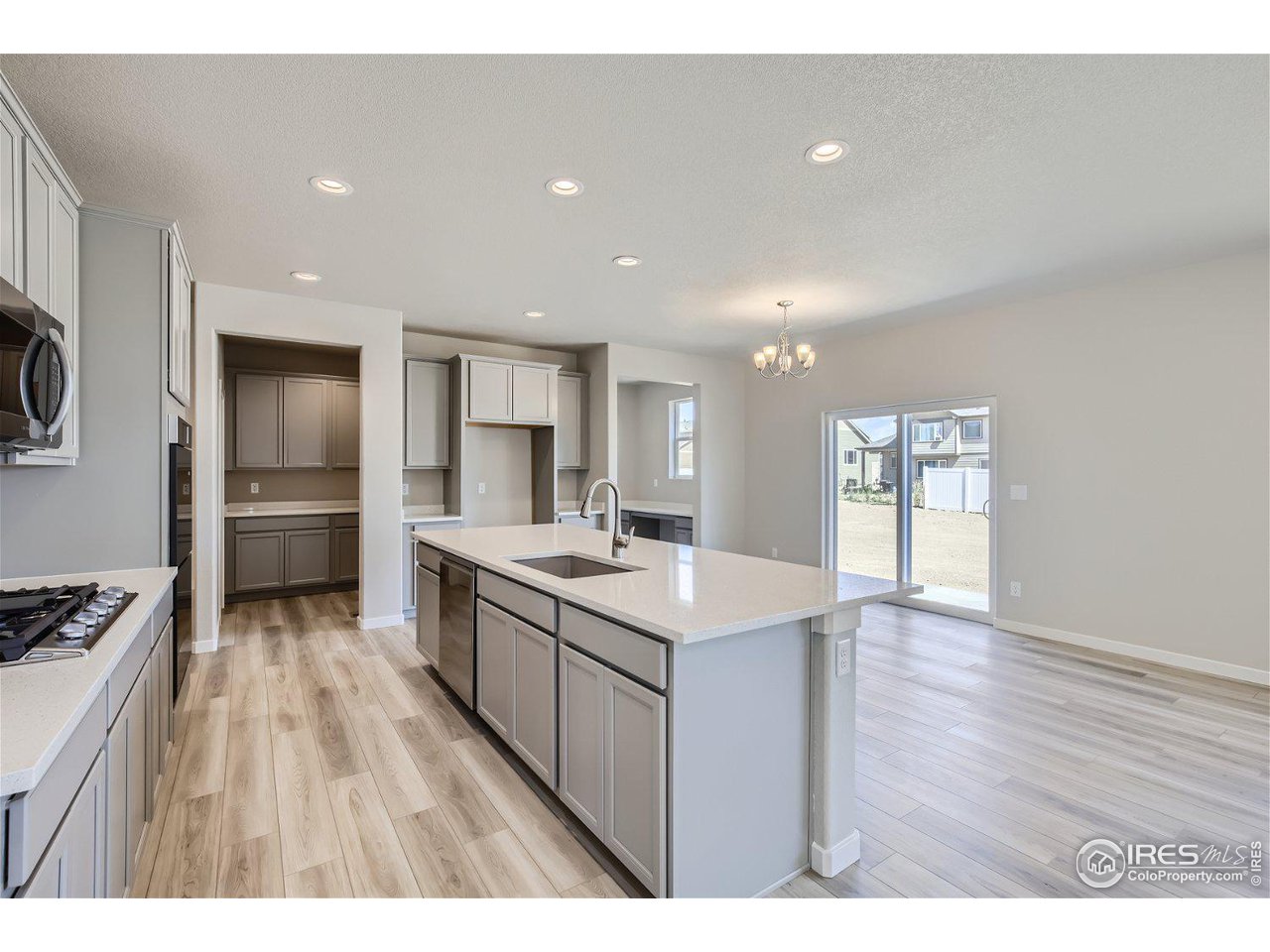 4337 Scenic Ln