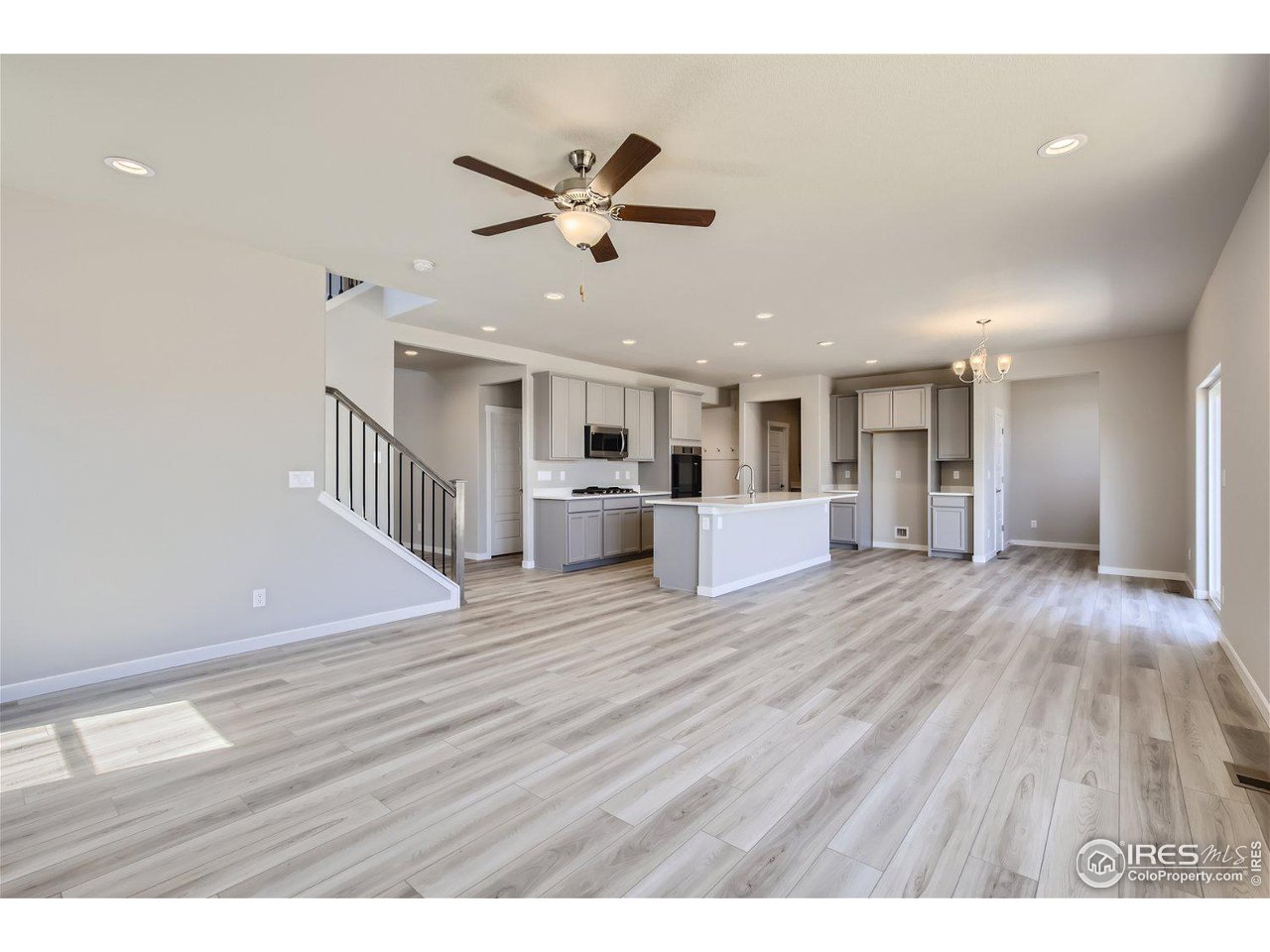 4337 Scenic Ln