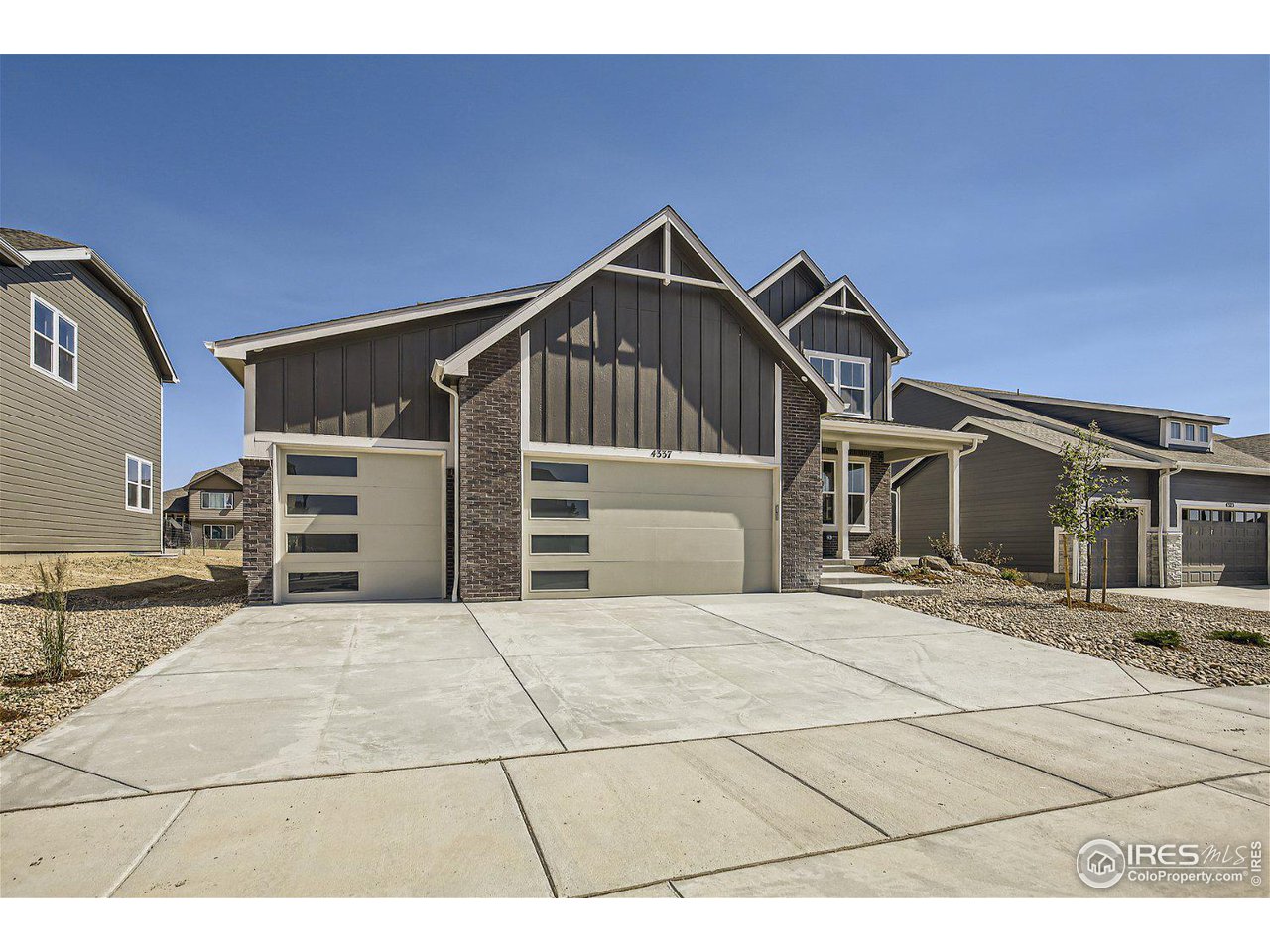 4337 Scenic Ln