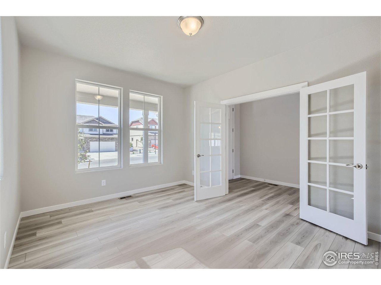 4337 Scenic Ln