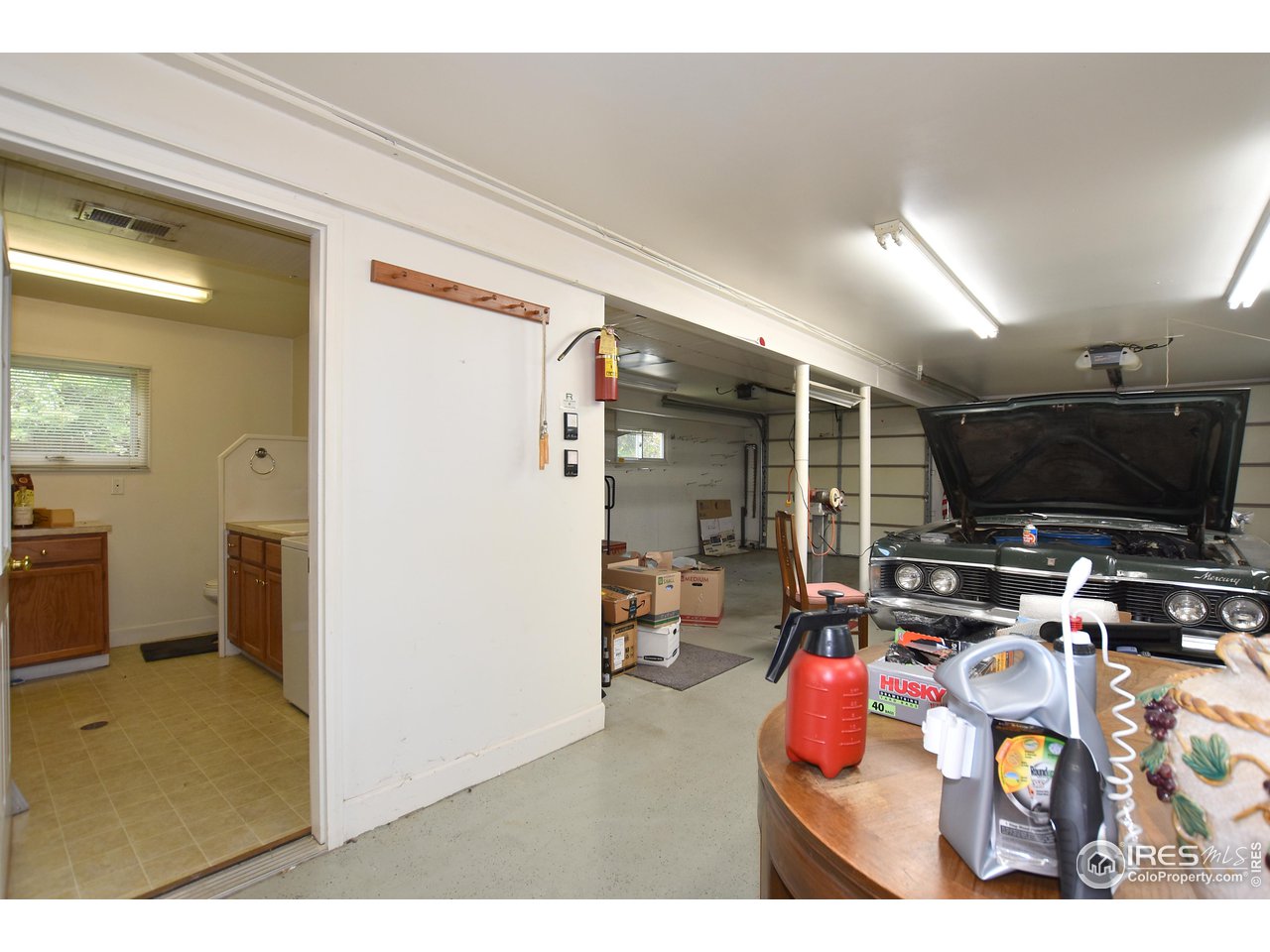 523 Cowan St